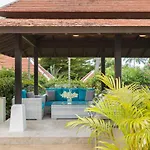 Villa Divina - Stunning Pool Villa 3 Mins Walk to Beach