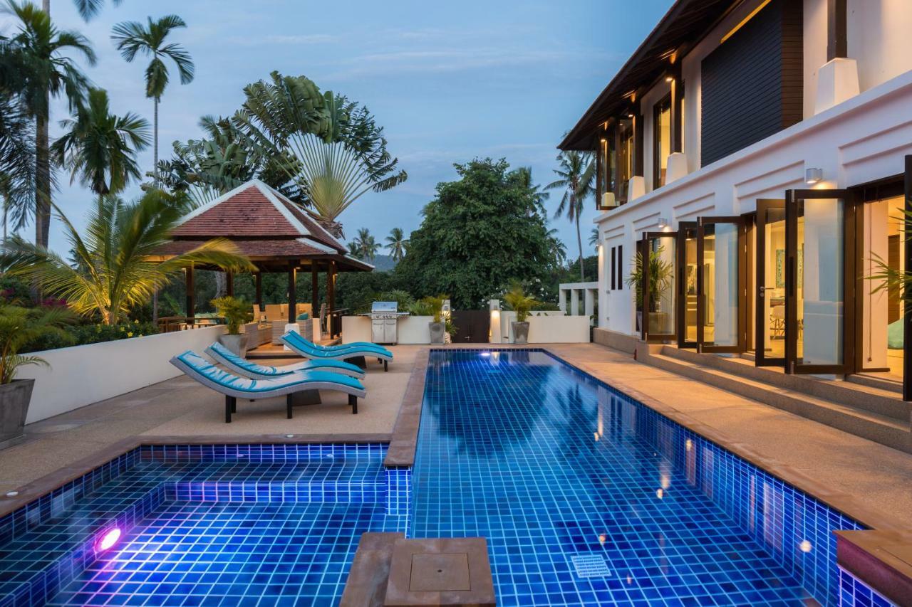 Villa Divina - Stunning Pool 3 Mins Walk To