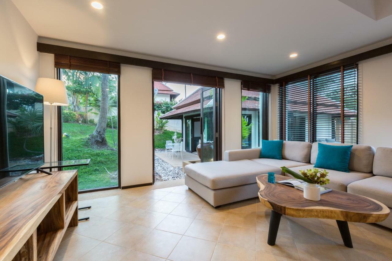 Divina - Stunning Pool 3 Mins Walk To Villa *
